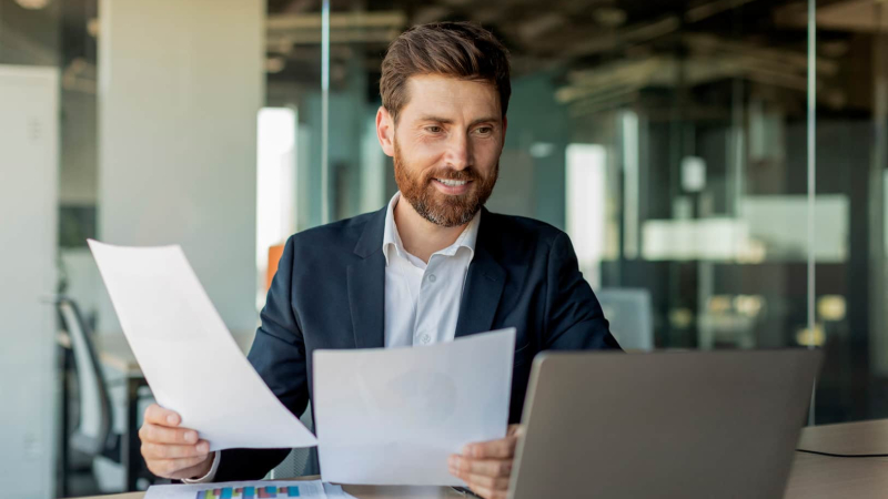 imprenditore gestisce due attività